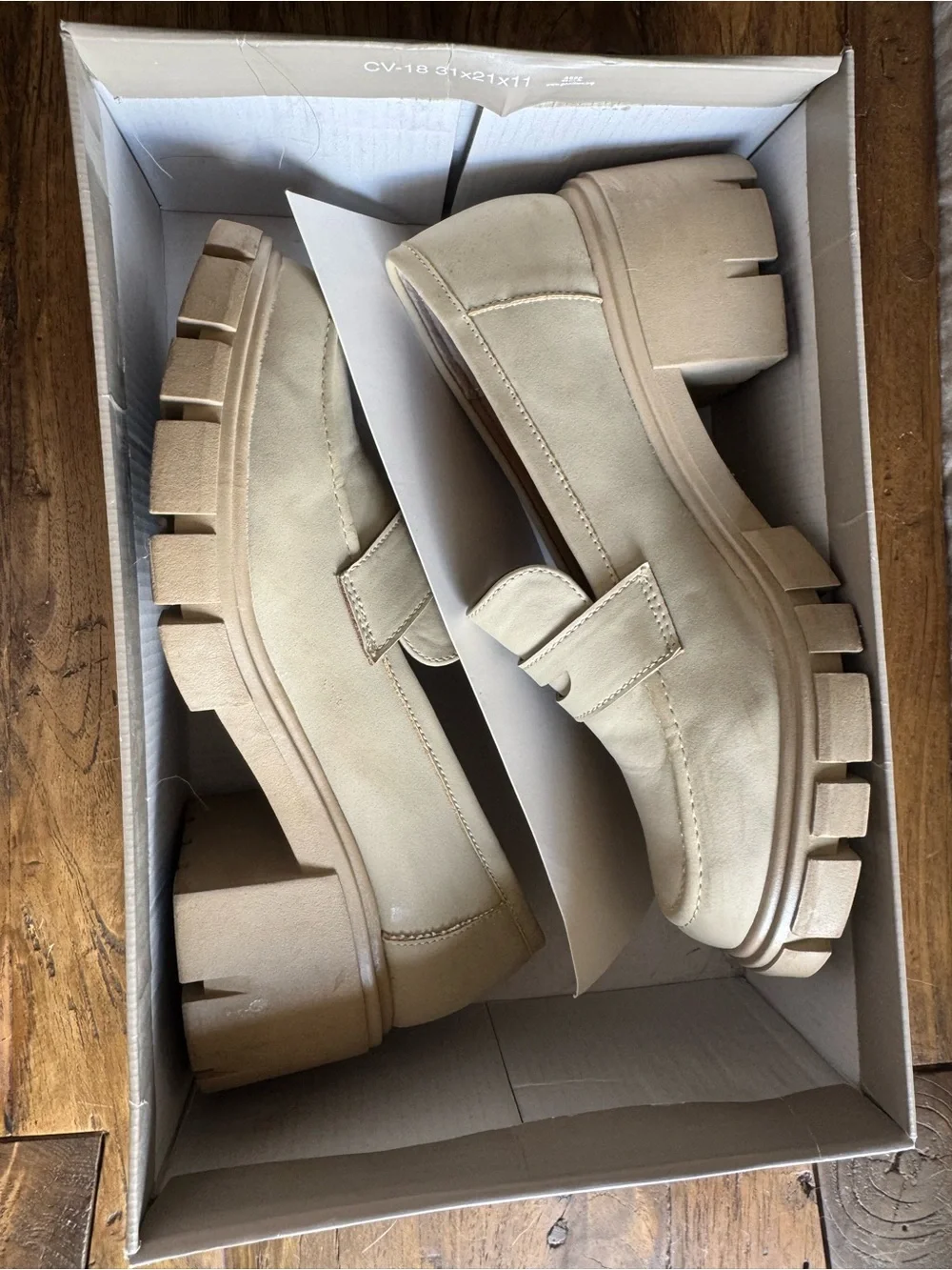 Crown Vintage Chunky Penny Loafers in Cream